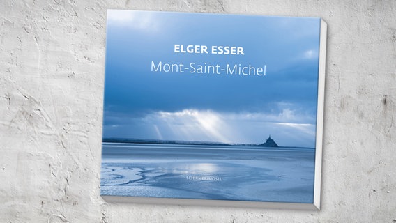 Cover: Elger Esser Mont-Saint-Michel Photographien © Schirmer Mosel 