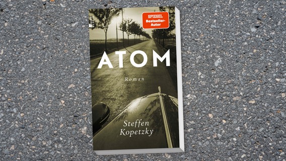 Cover: Steffen Kopetzky, "Atom“ © Rowohlt 