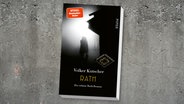 Buchcover: Volker Kutscher, "Rath" © Piper, Hintergrund: NDR-Grafik, Firefly 