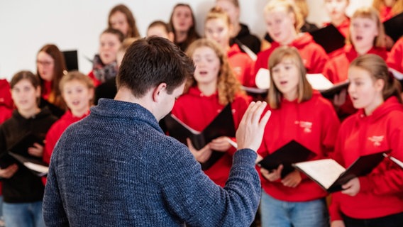 Ein Chor singt bei einem Workshop der chor.com 2019. © Rüdiger Schestag 