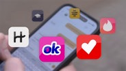 Die Logos diverser Dating-Apps kreisen über dem Display eines Smartphones © NDR Screenshot 