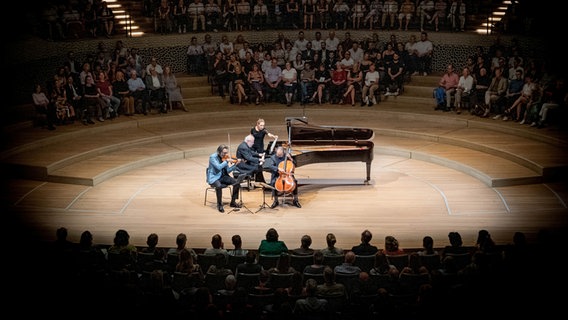 Yo-Yo Ma, Leonidas Kavakos und Emanual Ax in der Elbphilharmonie © Jann Wilken Foto: Jann Wilken