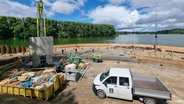 Baustelle der neuen Bühne im Eutiner Schlosspark © NDR Foto: Julian Marxen