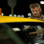 Sean Penn als Taxifahrer Clark in einer Szene des Kinofilms «Daddio - Eine Nacht in New York © dpa-Bildfunk 