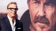 Kevin Costner bei der Deutschlandpremiere seines Films "Horizon" © Carsten Koall/dpa Foto: Carsten Koall