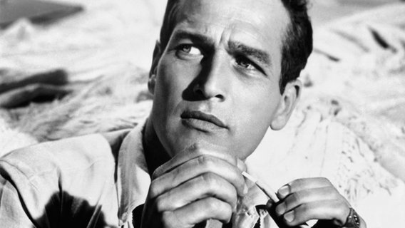 Eine schwarz/weiß-Aufnahme zeigt Paul Newman im Porträt © picture alliance / Sammlung Richter 