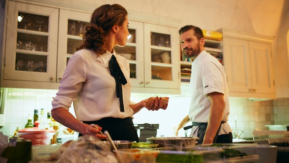 Maggie (Katrine Greis-Rosenthal), Carsten (Nikolaj Coster-Waldau) © WDR/Henrik Ohsten" 