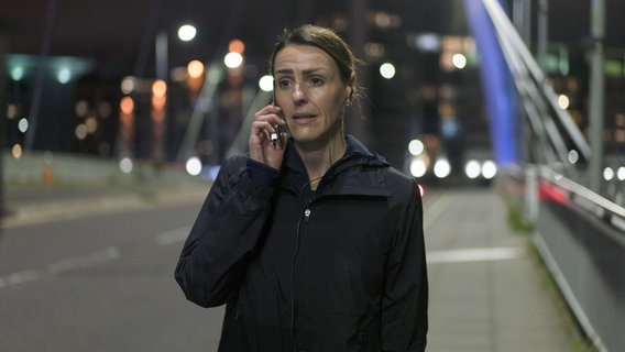 Die Glasgower Kommissarin Amy Sylva (Suranne Jones) bekommt den Auftrag, den Tod von Craig Burke an Bord des U-Bootes „HMS Vigil“ zu untersuchen, schnell und geräuschlos, so wünscht es sich die Royal Navy, die das Ganze nur als formale Angelegenheit betrachtetschnell und geräuschlos, so wünscht es sich die Royal Navy, die das Ganze nur als formale Angelegenheit betrachtet. © Arte / World Productions 