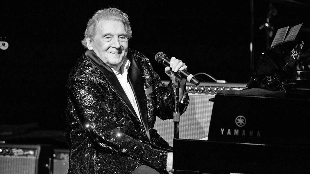 Wie Jerry Lee Lewis In Hamburg Seine Karriere Wiederbelebte | NDR.de ...