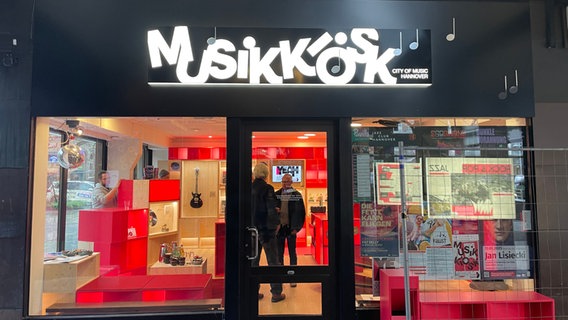 Das Musik-Kiosk in Hannover am Kröpcke von außen, das in einen alten Kiosk eingezogen ist. © Niels Kristoph 