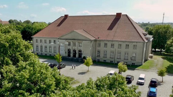 Das Kulturhaus in Mestlin. © Screenshot 