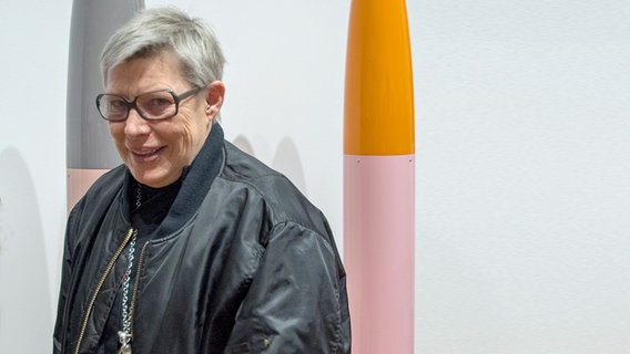 Cosima von Bonin bei der Eröffnung der Ausstellung "Cosima von Bonin Feelings" in der Schirn © picture alliance / Presse- und Wirtschaftsdienst | Bernd Kammerer Foto: Bernd Kammerer