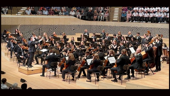 Das Albert Schweitzer Jugendorchester spielt in der Elbphilharmonie ein Konzert © Tina Hanf Foto: Tina Hanf