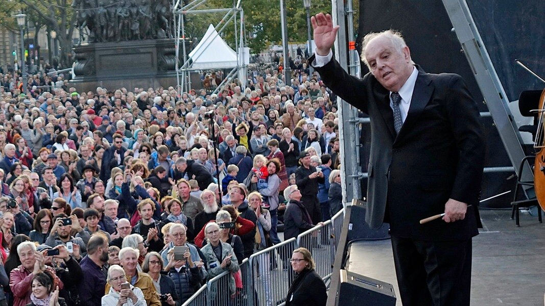 Barenboim Tritt Als Generalmusikdirektor In Berlin Zurück | NDR.de ...