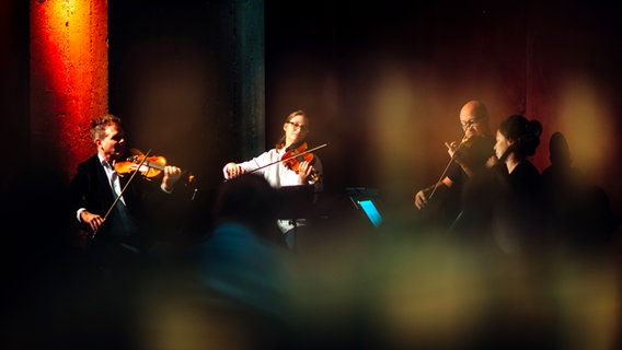 Das Ensemble Resonanz mit der neuen Chefin in Spe, Marie-Sünje Schade © Gerhard Kühne Foto: Gerhard Kühne