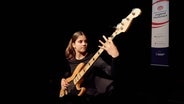 Bundeswettbewerb "Jugend musiziert" 2024 - Romy Luba Resatsch am Bass © Oliver Borchert 