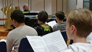 Jungen des Knabenchor Hannovers bei einer Probe in der Heilig-Geist-Kirche in Vahrenwald © NDR.de Foto: Agnes Bührig