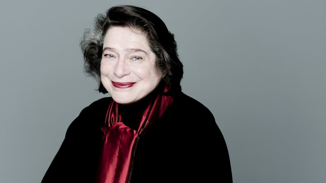 The grande dame of the piano: Elisabeth Leonskaja |  NDR.de – Culture – Music