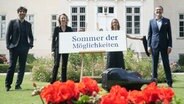 Von links nach rechts: Avi Avital (Mandoline), Sabine Meyer (Klarinette), Christian Kuhnt (Festivalintendant) Sol Gabetta (Cello), Alan Gilbert (Chefdirigent NDR Elbphilharmonieorchester) © Axel Nickolaus Foto: Axel Nickolaus