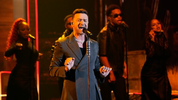 Der amerikanscihe Sänger Justin Timberlake bei einem Konzert am 1. April 2024 in Los Angeles. © picture alliance/Invision/AP Foto: Chris Pizzello