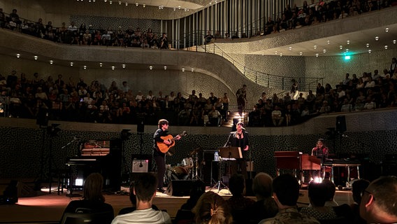 Cat Power in der Elbphilharmonie © NDR.de/Merle Weisser 