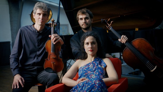 Trio Karénine: Julien Dieudegard, Louis Rodde und Paloma Kouider © Julien Hanck 