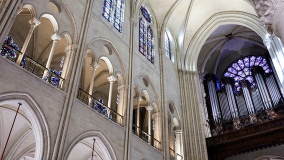 Die Orgel in der Kathedrale Notre Dame © picture alliance/abaca | De Sakutin Stephane/Pool/ABACA 