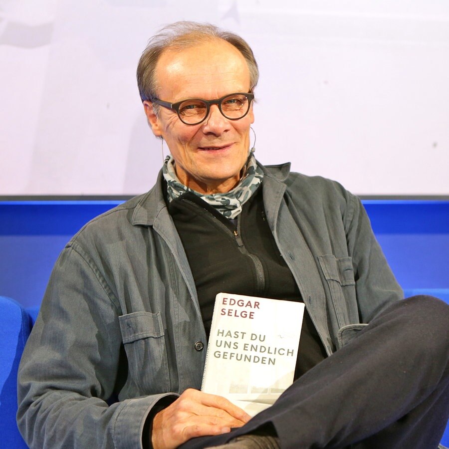 schauspieler edgar selge liest aus seiner autobiografie ndr de kultur sendungen am morgen vorgelesen