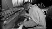 Erroll Garner, Jazzpianist im Porträt zwischen 1946 und 1948 in New York. © IMAGO / Cinema Publishers Collection Foto: William P. Gottlieb