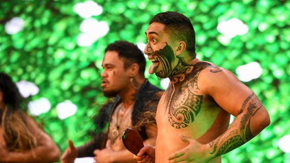 Maoris beim Haka-Tanz © picture alliance / Xinhua News Agency Foto: Guo Lei