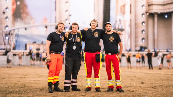 Menschen auf dem Airbeat One Festival. © NDR / N-JOY Foto: Jason Dibowski