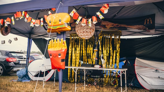 Ein Foto vom Campground am Anreisetag auf dem Airbeat One Festival 2024. © NDR/N-JOY Foto: Benjamin Hüllenkremer