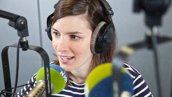 Inga Behrendt im Studio von N-Joy  Foto: Michael Müller