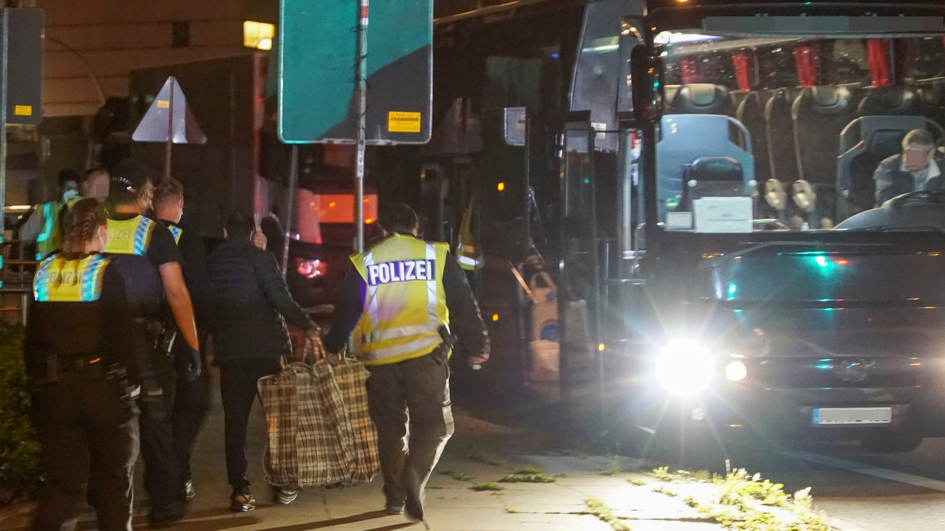 Hamburg: Beobachter kritisiert jede dritte Abschiebung