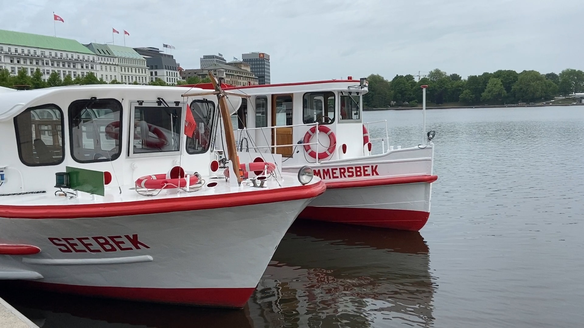 Hamburger Alsterschiffe bekommen Elektroantrieb