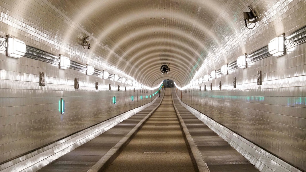 Alter Elbtunnel in Hamburg: Dreiwöchige Sperrung gestartet