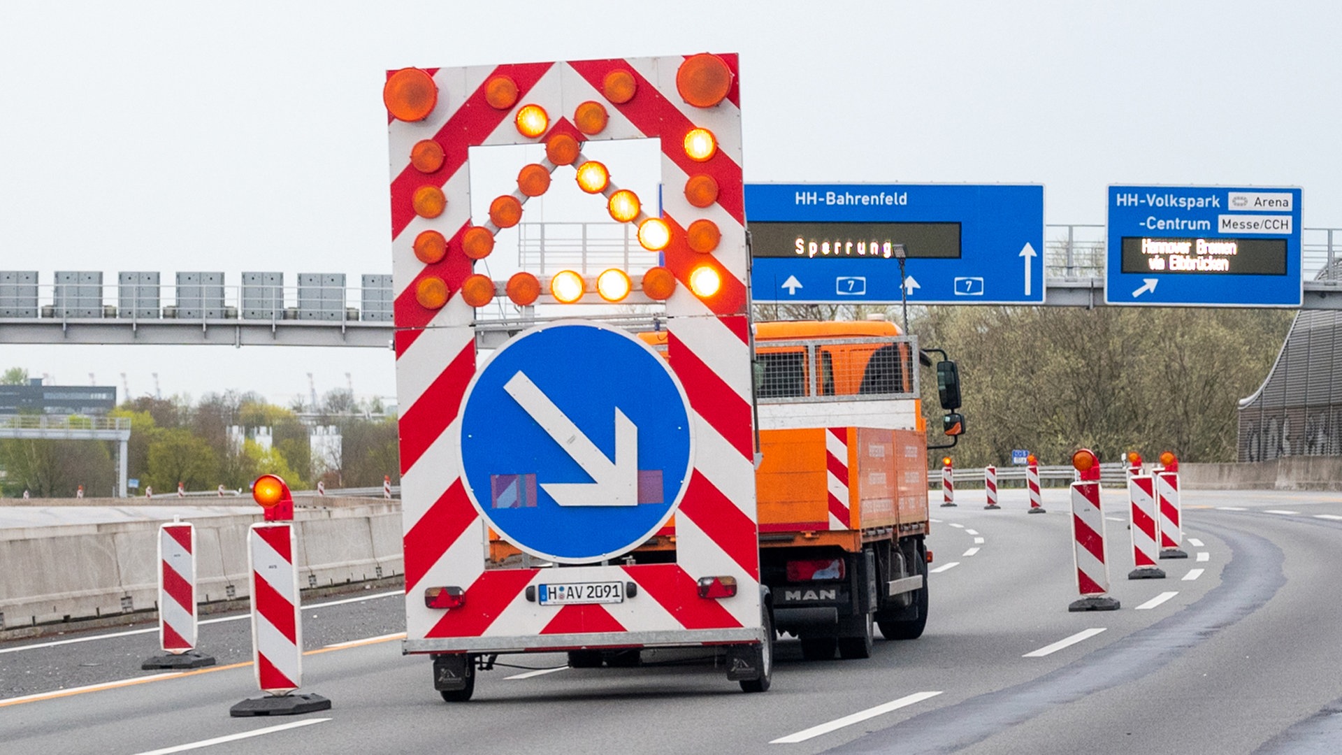 Verkehrsbehinderungen: A7-Sperrung und Großveranstaltungen in Hamburg