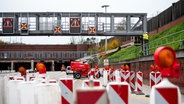 Die Autobahn A7 ist vor dem Elbtunnel gesperrt. (Archivbild) © picture alliance/dpa | Daniel Bockwoldt Foto: Daniel Bockwoldt