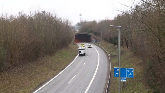 Blick auf den Tunnel Eidelstedt, der die Autobahnen 7 und 23 in Hamburg verbindet. © NDR 