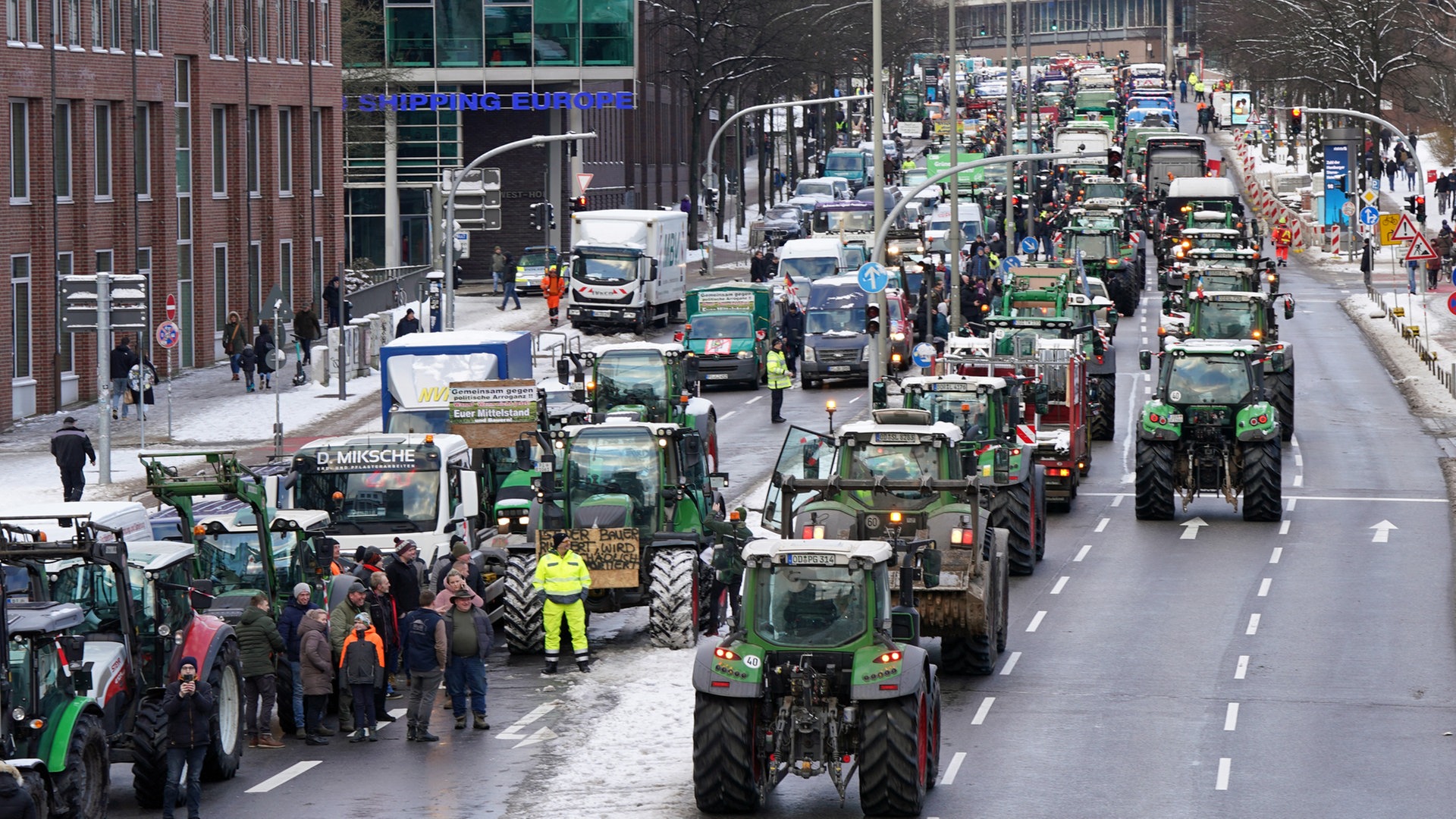 Bauern-Protest: Trecker-Demo in der Hamburger Innenstadt