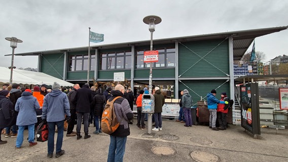 Das Besucherzentrum im Museumshafen Oevelgönne in Hamburg. © NDR Foto: Karsten Sekund