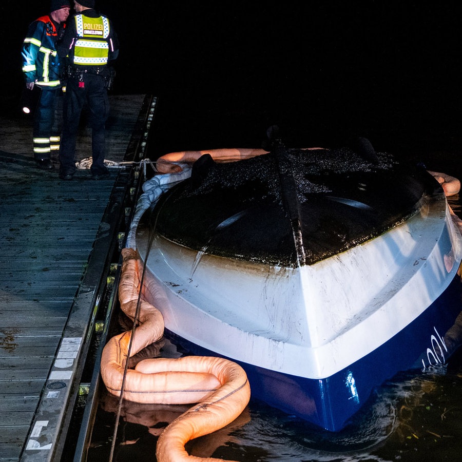 Vier Verletzte bei Bootsunfall in Hamburg | NDR.de - Nachrichten - Hamburg