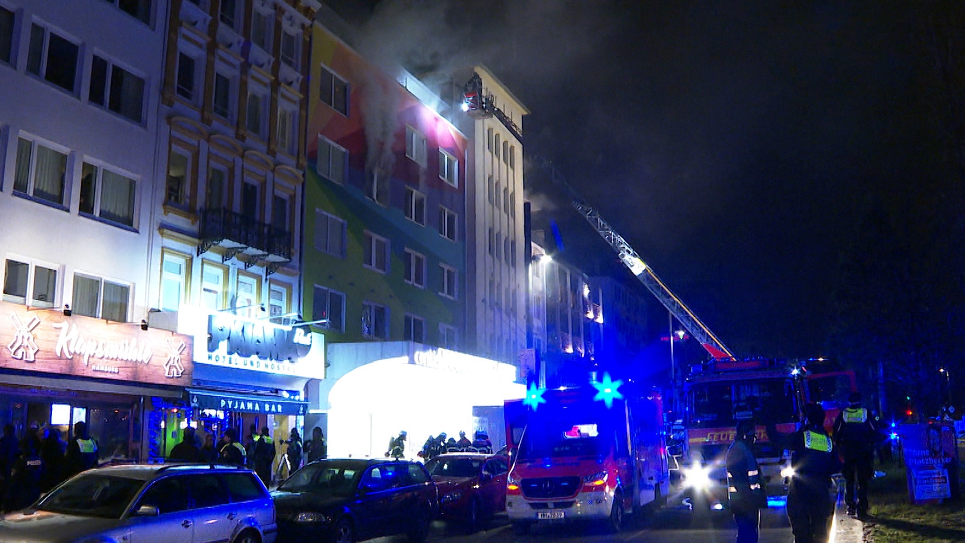 Mehrere Verletzte nach Großbrand auf der Reeperbahn