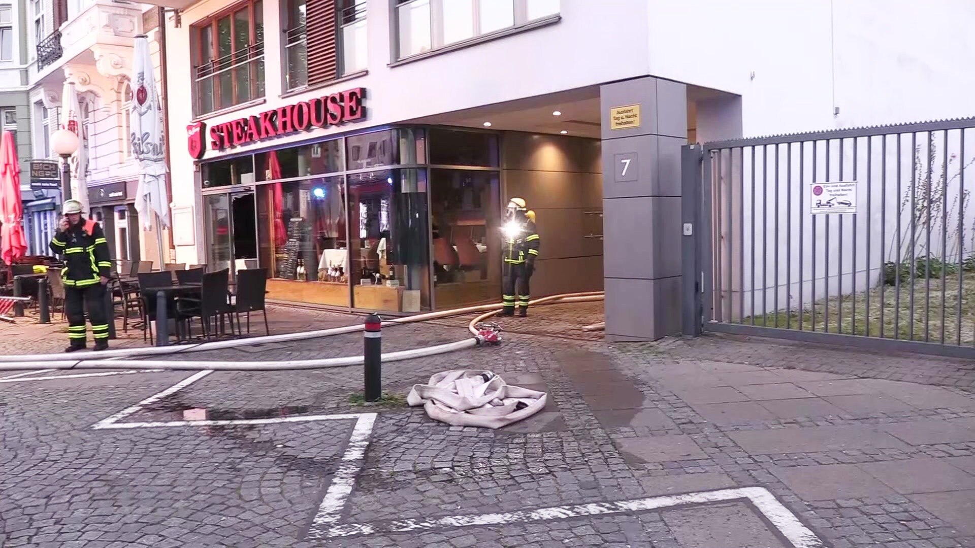 Brand in Steak-Restaurant: Feuerwehreinsatz in St. Georg