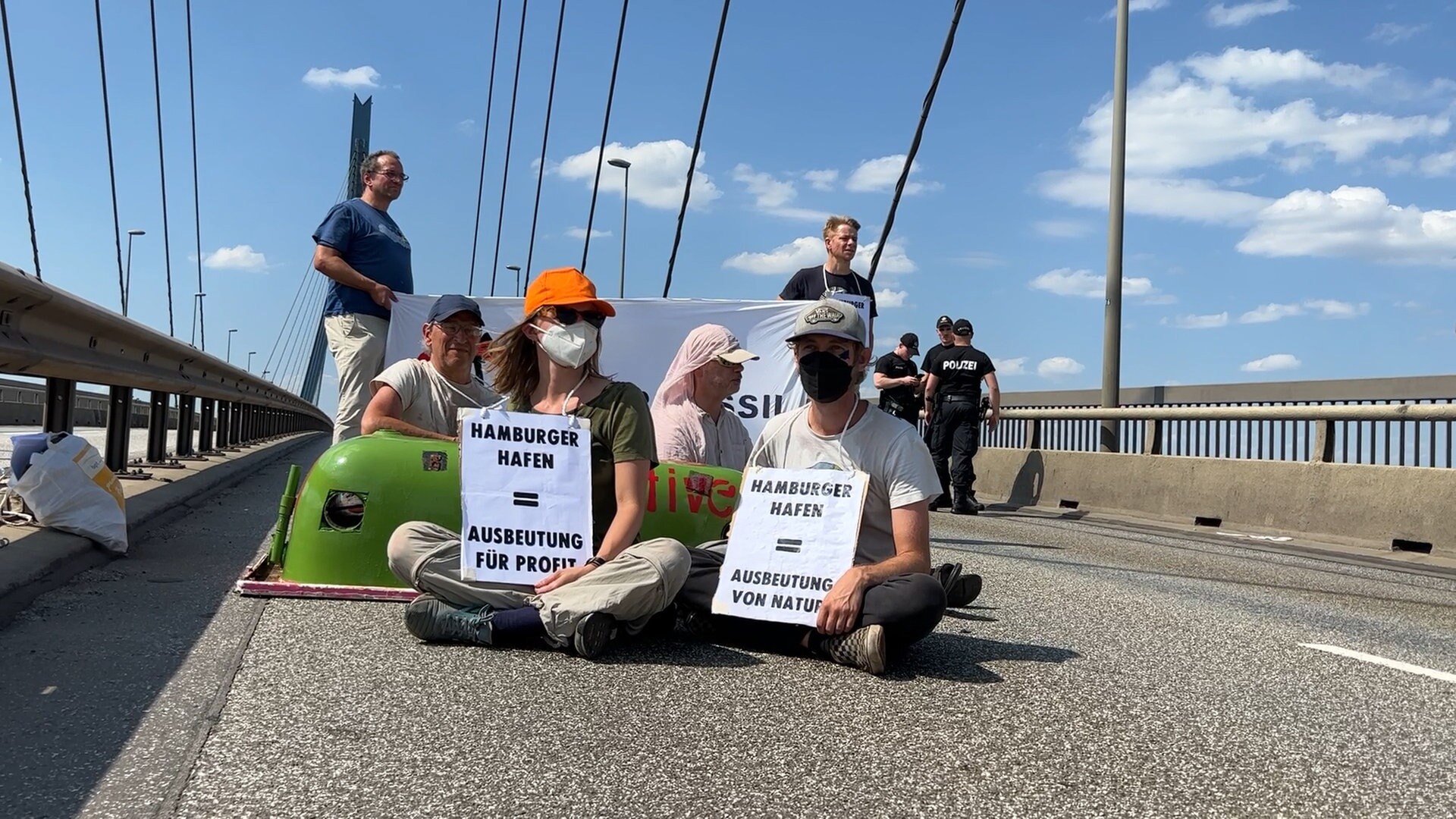 Klima-Proteste: Demos und Blockaden in Hamburg