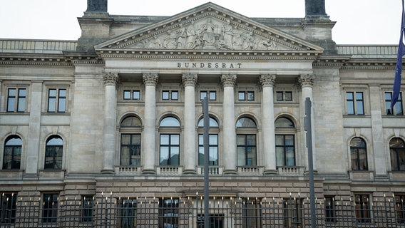 Blick auf das Bundesratsgebäude in Berlin. © picture alliance / Flashpic Foto: Jens Krick
