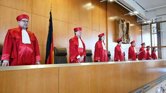 Der Erste Senat des Bundesverfassungsgerichts verkündet in Karlsruhe ein Urteil. © picture alliance / dpa Foto: Uli Deck