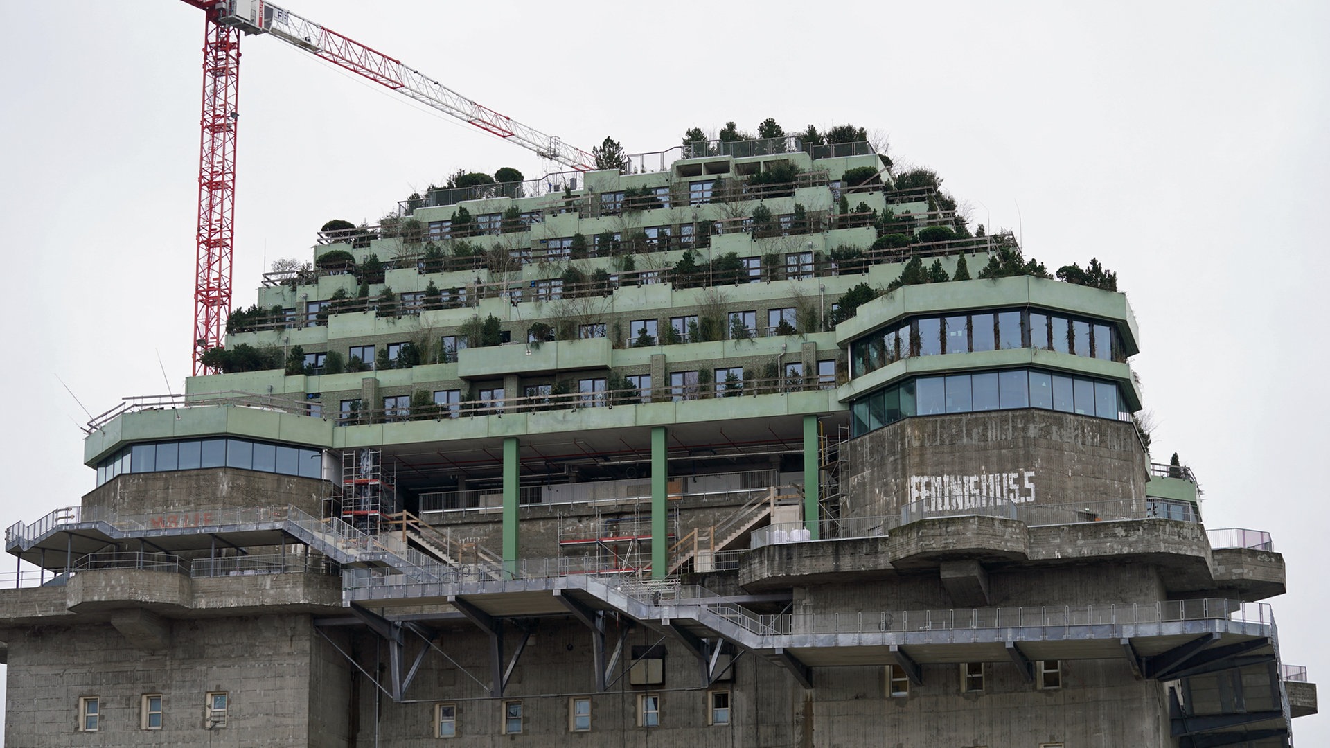 „Grüner Bunker“: Hotel und Dachgarten werden im April eröffnet