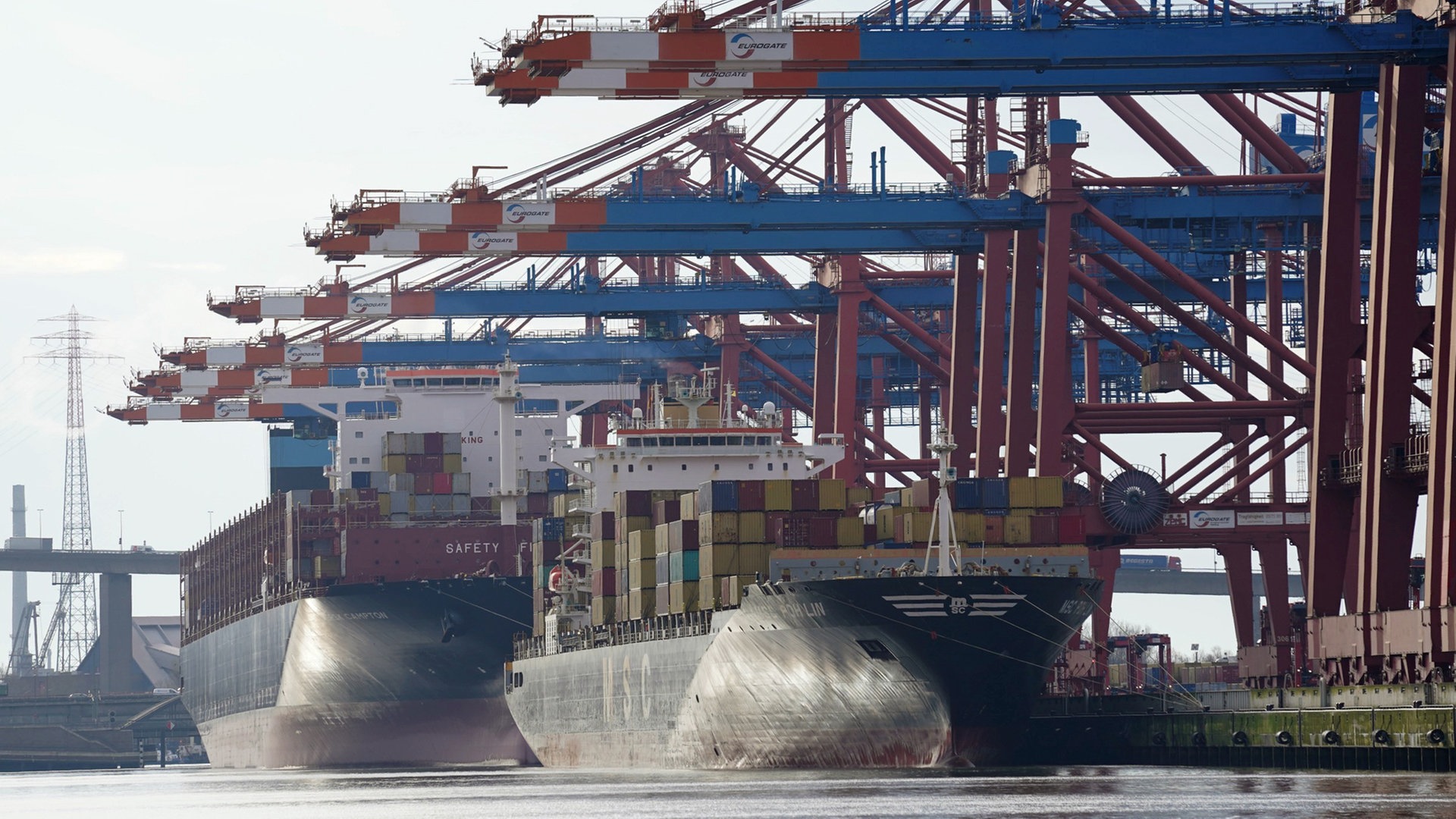 Umschlag im Hamburger Hafen geht deutlich zurück