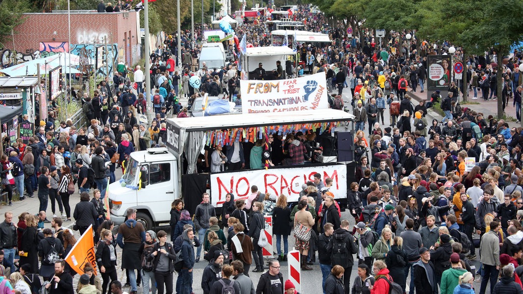 Tausende Menschen Bei Anti Rassismus Demo In Hamburg Ndr De Nachrichten Hamburg